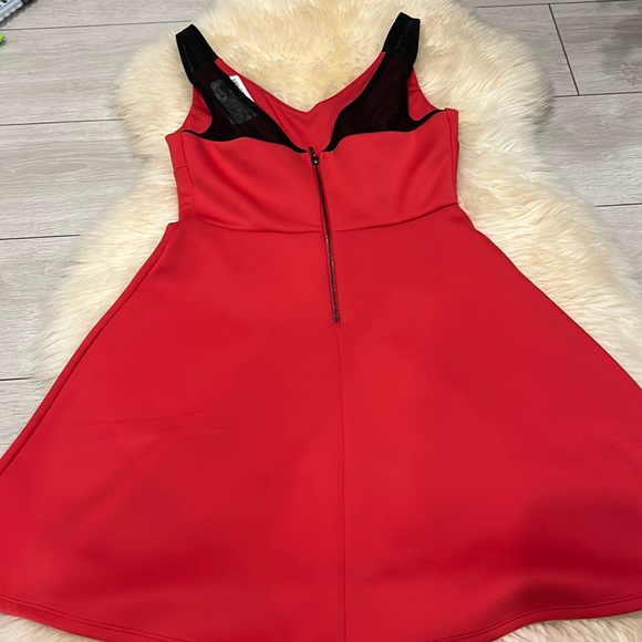 Forever 21 Scuba Dress in Coral with Back Zipper and Mesh Shoulder Straps Medium - Picture 4 of 6